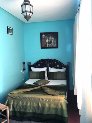 Desk, free WiFi, bed sheets