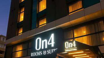 Vista frontal de la propiedad