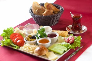 Daily full breakfast (TRY 250 per person)