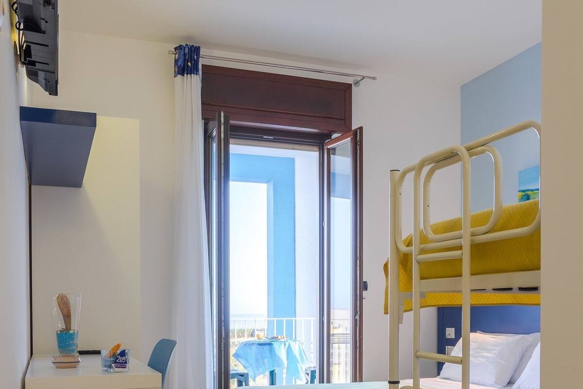 Két bảo mật tại phòng, phòng cách âm, bàn ủi/dụng cụ ủi quần áo