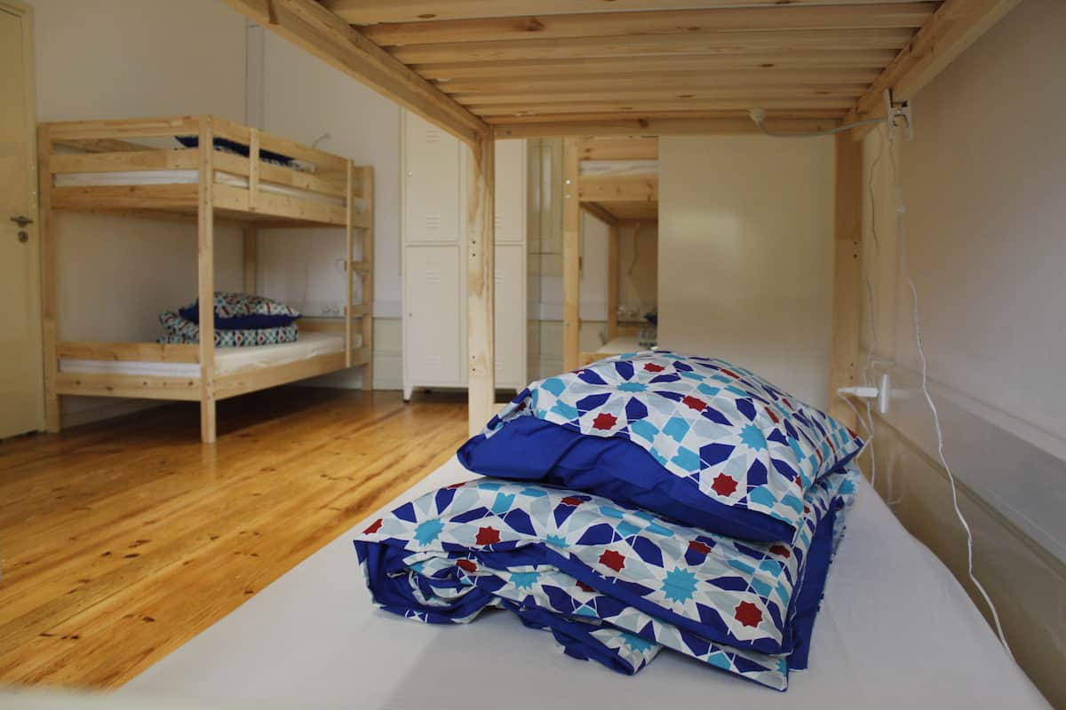 Free WiFi, bed sheets
