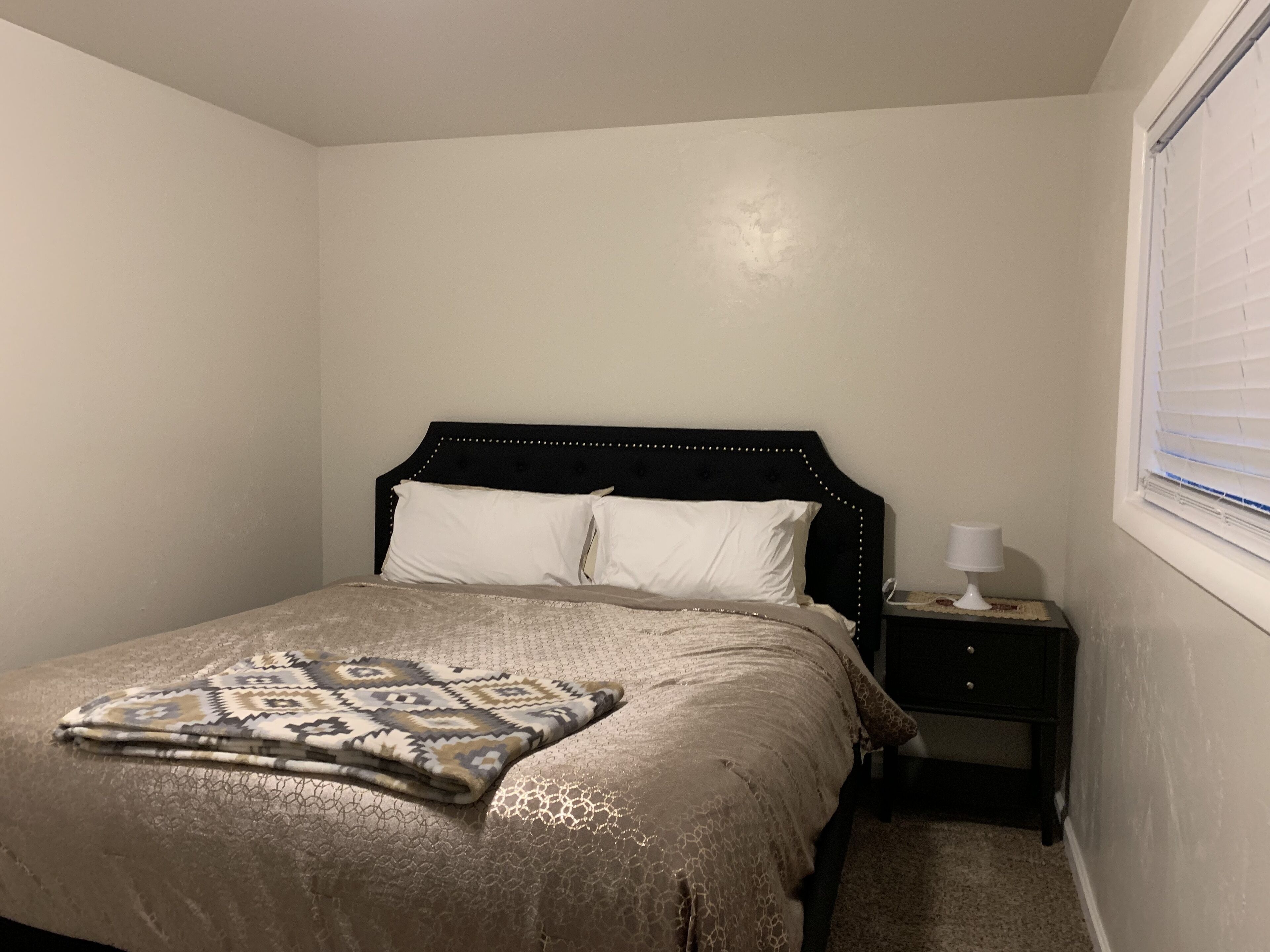 Egyptian cotton sheets, premium bedding, down comforters, pillowtop beds