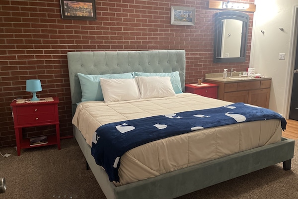 Business Apartment, 1 Bedroom, Kitchen, Courtyard View | Egyptian cotton sheets, premium bedding, down comforters, pillowtop beds