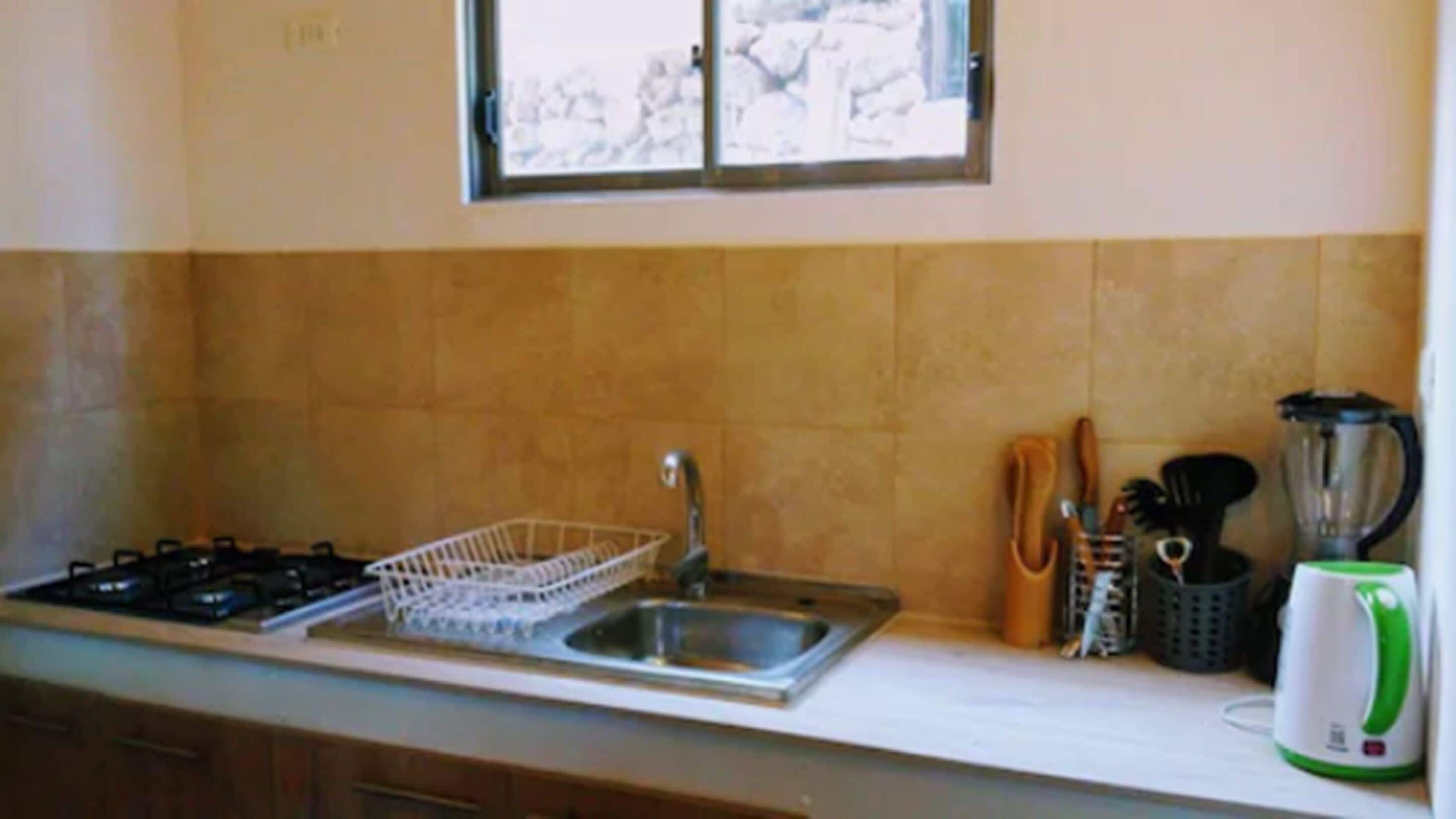 電冰箱、微波爐、咖啡機/沖茶器、電熱水壺