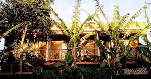 Fachada de la propiedad