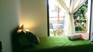 1 habitación, decoración personalizada y muebles diferentes