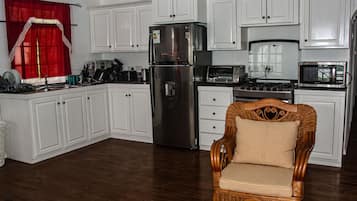 Kondominium Elite, 2 kamar tidur, pemandangan laut | Area keluarga | Televisi layar datar 55-inci dengan saluran TV kabel, TV, dan Netflix