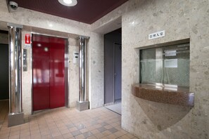 Pintu masuk interior