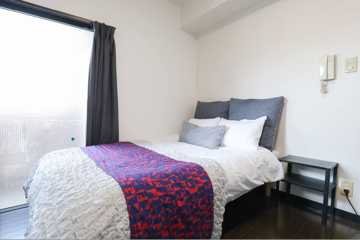 Standard Single Room | Desk, blackout drapes, soundproofing, iron/ironing board