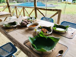 Breakfast meal - Tea Garden Eco Villas (Morawaka)