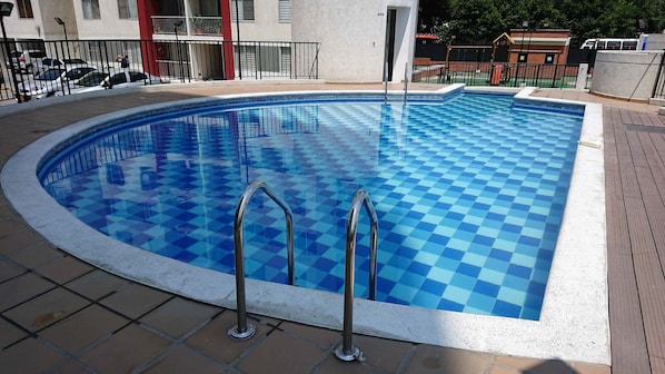 2 outdoor pools, pool umbrellas - Apartamento Prados Del Norte (Cali)