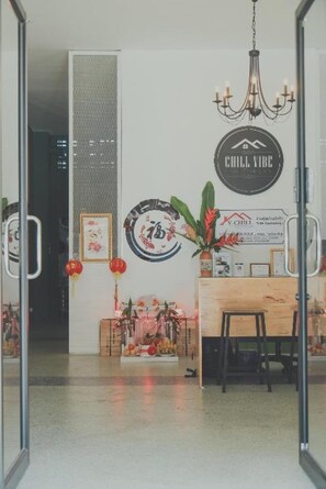 Lobby - Chill Vibe Hostel (Mae Rim)