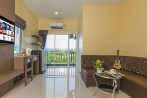 Living area - Thawan Apartment (Satun)