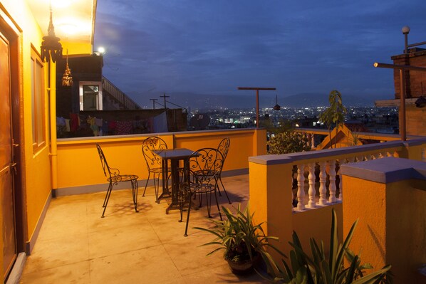 Terrace/patio - Peace & Joy Guest House (Lalitpur)