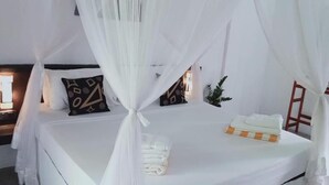 Bộ đồ giường cao cấp, chăn bông, nệm Select Comfort, phòng cách âm 