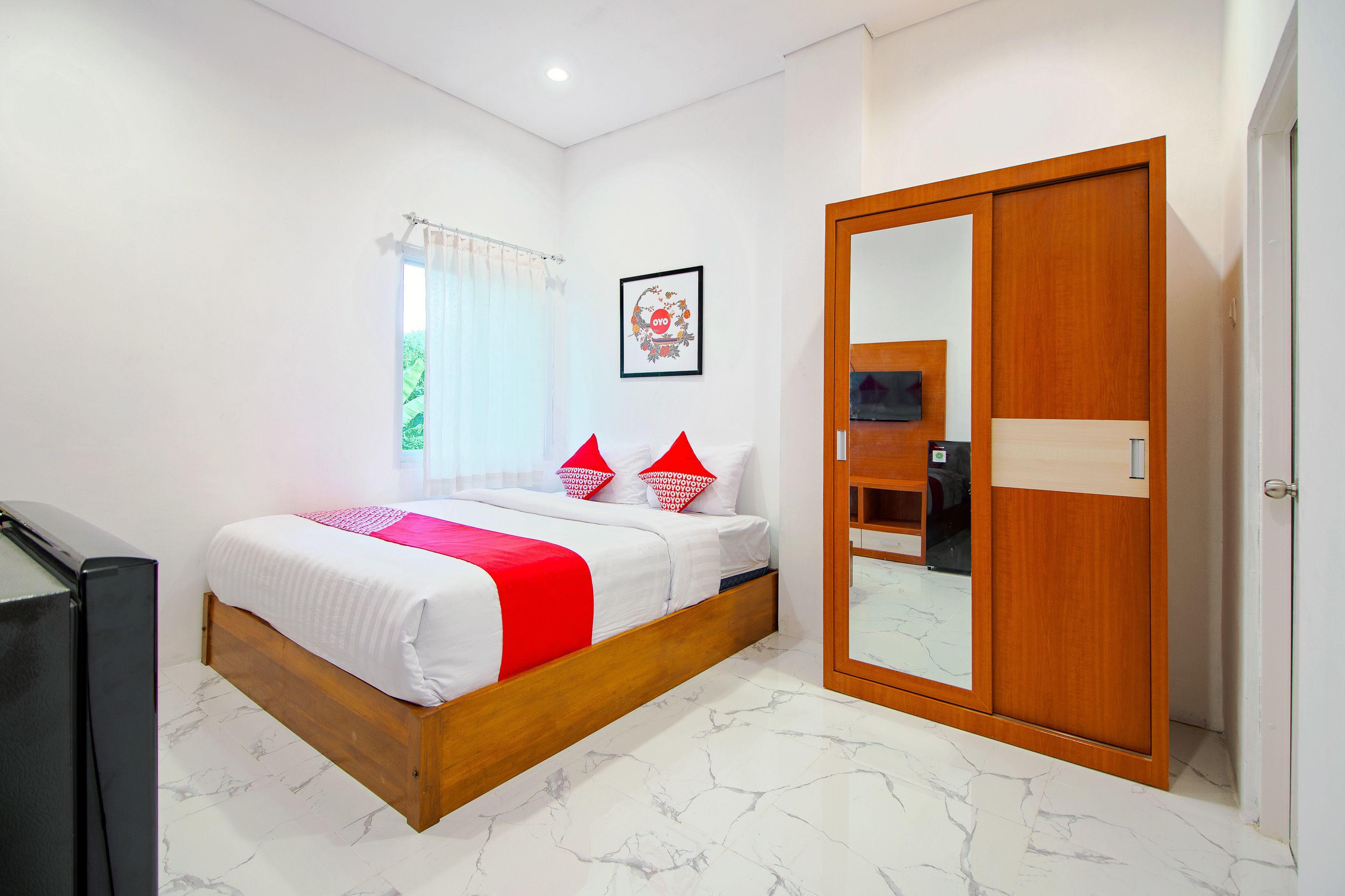 Deluxe Double Room | Bathroom | Shower, towels