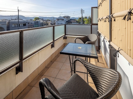 Deluxe Twin Room A with Open Air Bath | Terrace/patio. Hotel Riverte Kyoto Kamogawa