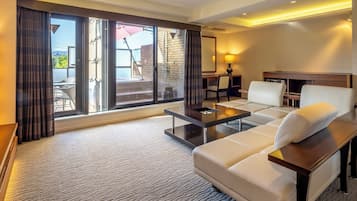 Deluxe Twin Room A with Open Air Bath | Premium bedding, down comforters, minibar, in-room safe