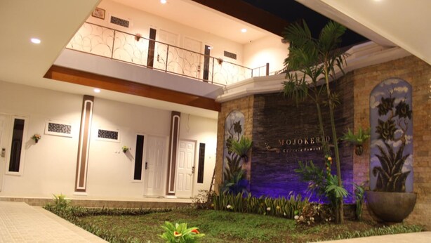 Property grounds - OYO 1239 Mojokerto Classic Homestay (Mojokerto)