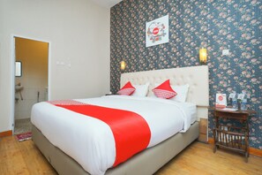 Deluxe Suite | 1 bedroom, desk, free WiFi, bed sheets