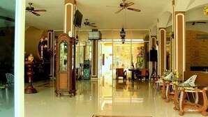 Lobby - OYO 1239 Mojokerto Classic Homestay (Mojokerto)