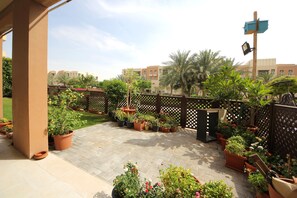 Apartment | Property grounds - Signature Holiday Home-Masakin Al Furjan (Dubai)