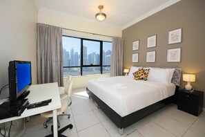 1 bedroom, blackout curtains, free WiFi - Signature Holiday Home - Al Waleed JLT (Dubai)