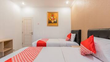 Desk, free WiFi, bed sheets