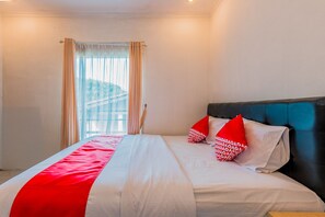 Deluxe Double Room | Desk, free WiFi, bed sheets - Hotel O Bogor Puncak Near Padang Golf Bukit Pelangi Formerly Gunung Geulis Village (Bogor)
