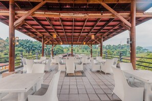 Terrace/patio - Hotel O Bogor Puncak Near Padang Golf Bukit Pelangi Formerly Gunung Geulis Village (Bogor)