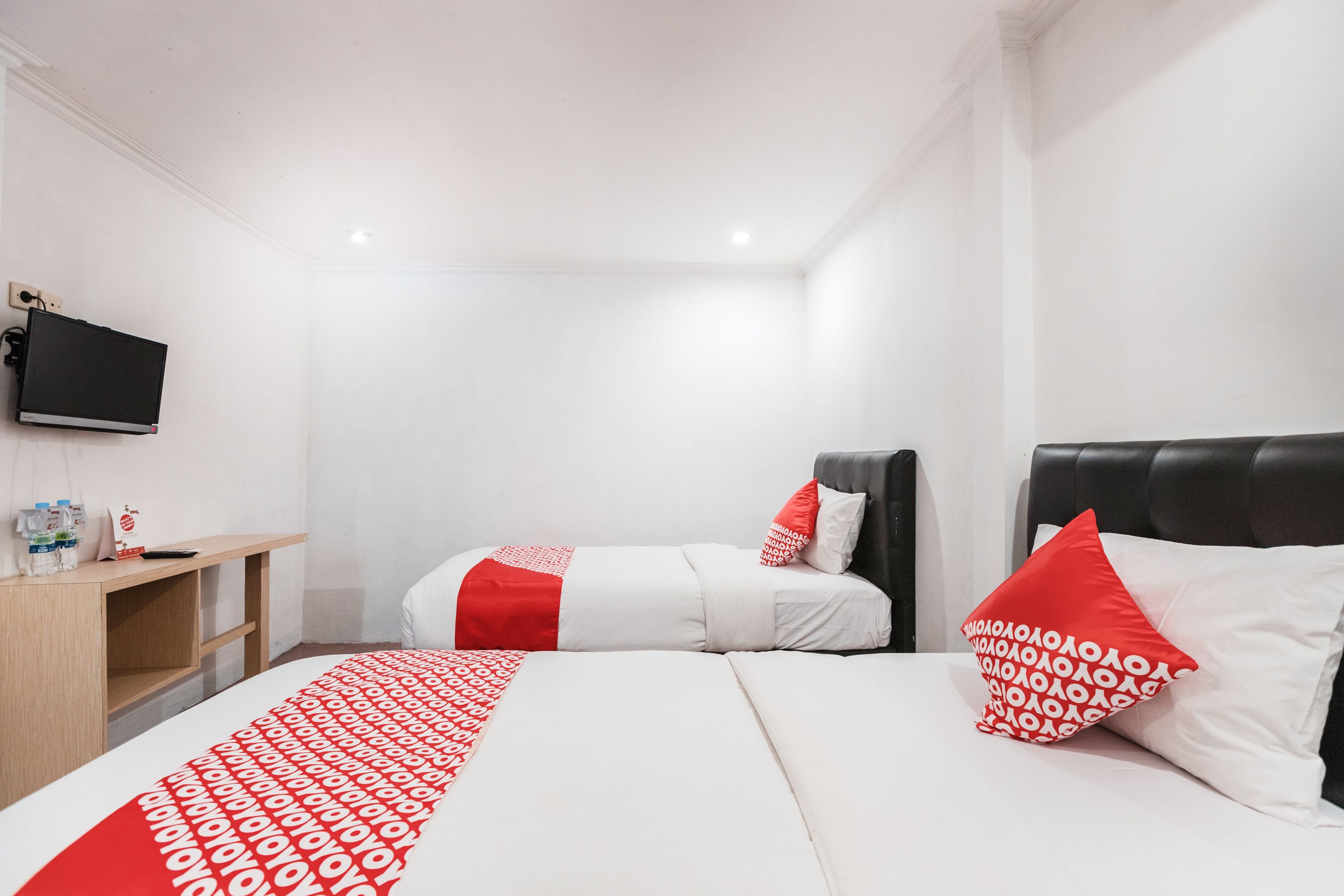 Standard Twin Room | Desk, free WiFi, bed sheets