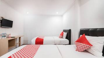 1 bedroom, desk, free WiFi, bed sheets