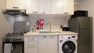 Apartment | Bathroom | Free toiletries, bidet, towels