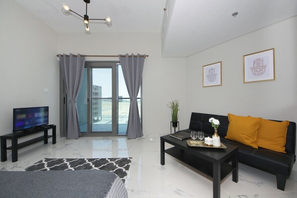 Living area - Signature Holiday Home-MAG 5 DUBAI SOUTH (Dubai)