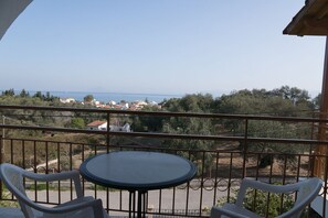 Standard Twin Room | View from room - Mejanis (Corfu)