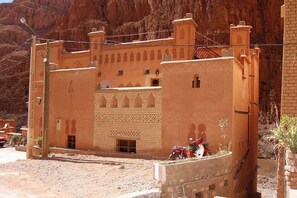 Exterior detail - Riad Atlas Berbere (Ait Sedrate Jbel El Soufla)