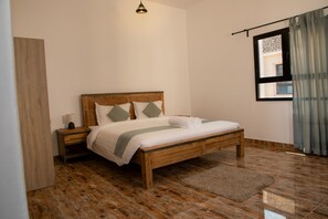 Habitación doble Deluxe, 1 habitación, vista al valle | Ropa de cama de alta calidad, muebles diferentes y insonorización 