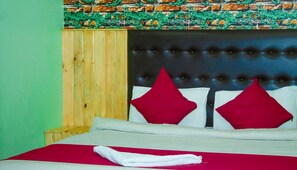 Deluxe Room | 1 bedroom, free WiFi - Hotel Happy Home (Bharatpur)