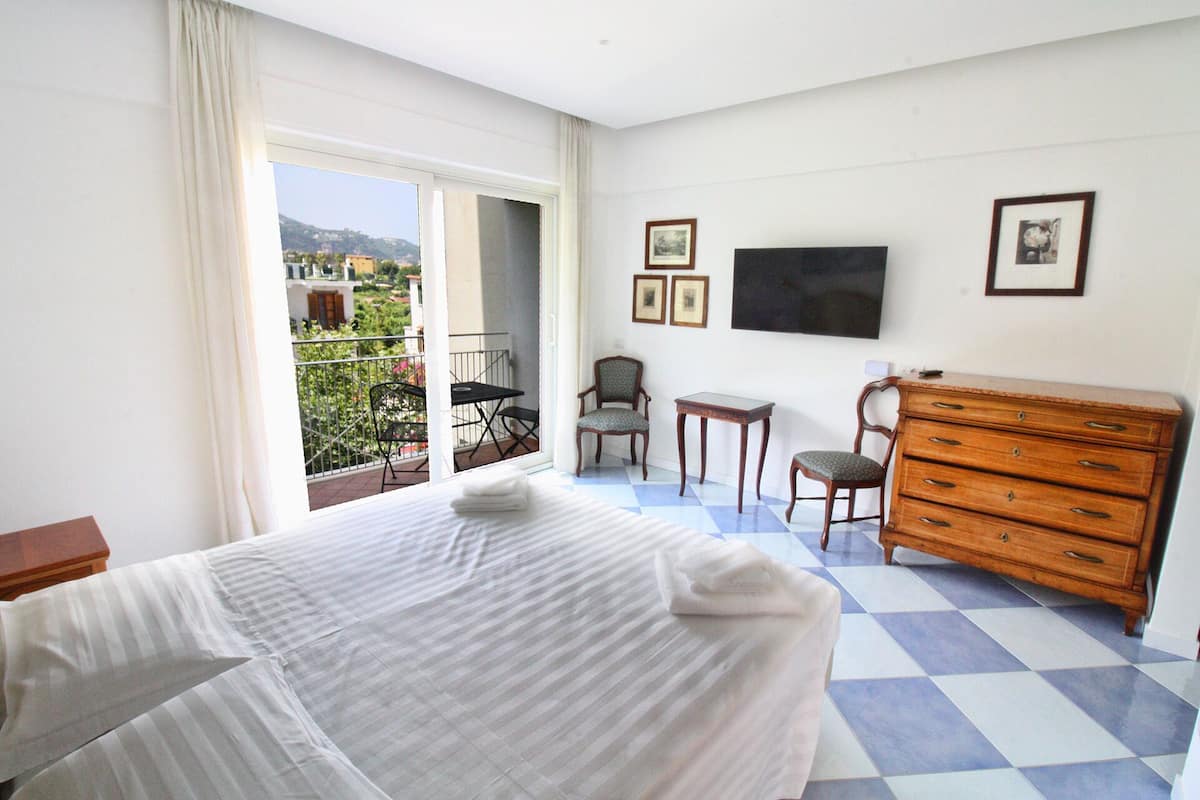 Minibar, in-room safe, desk, blackout drapes