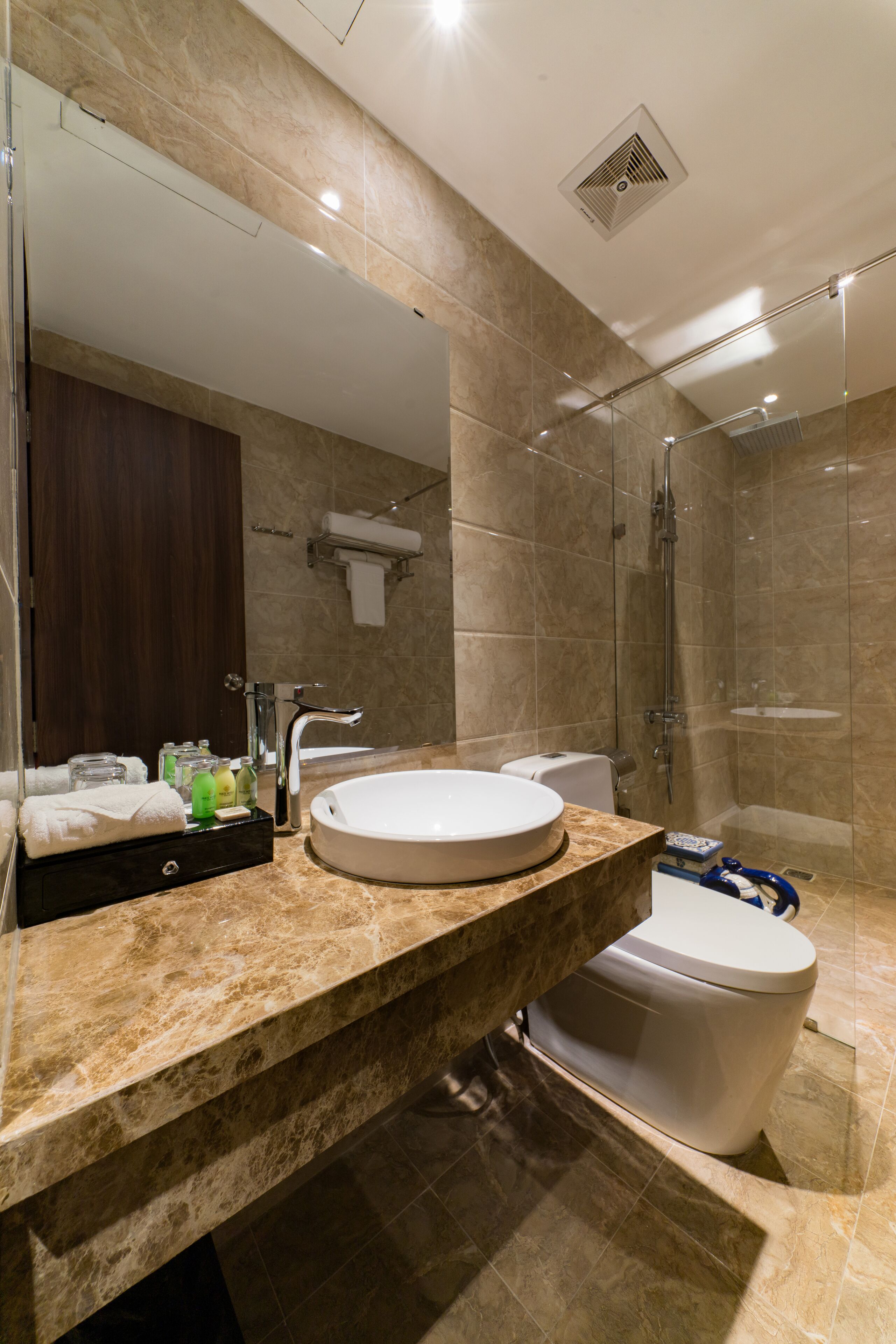 classic studio suite | bathroom | free toiletries, hair dryer, dressing gowns, slippers