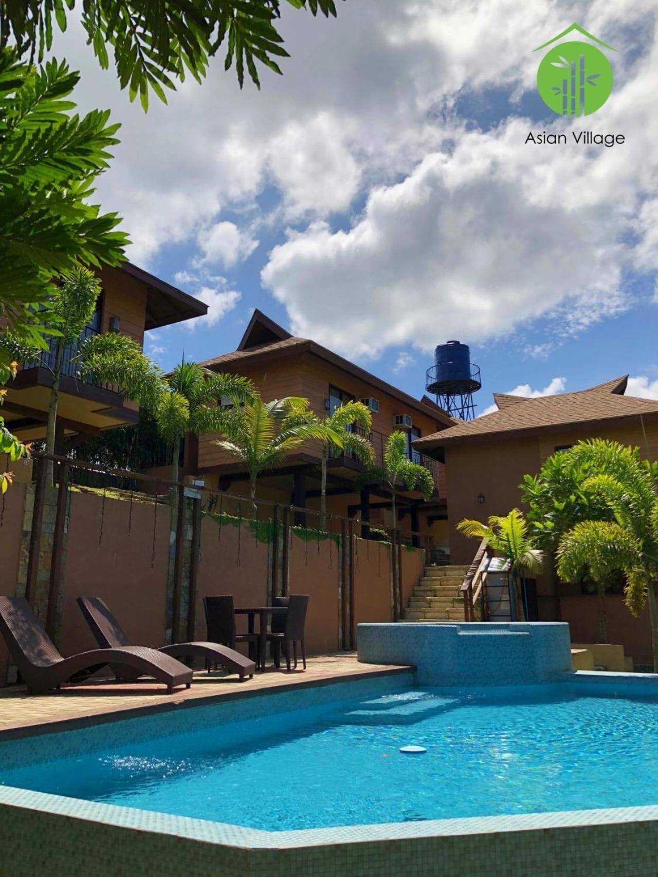 Outdoor pool, open 7:00 AM to 10:00 PM, pool loungers