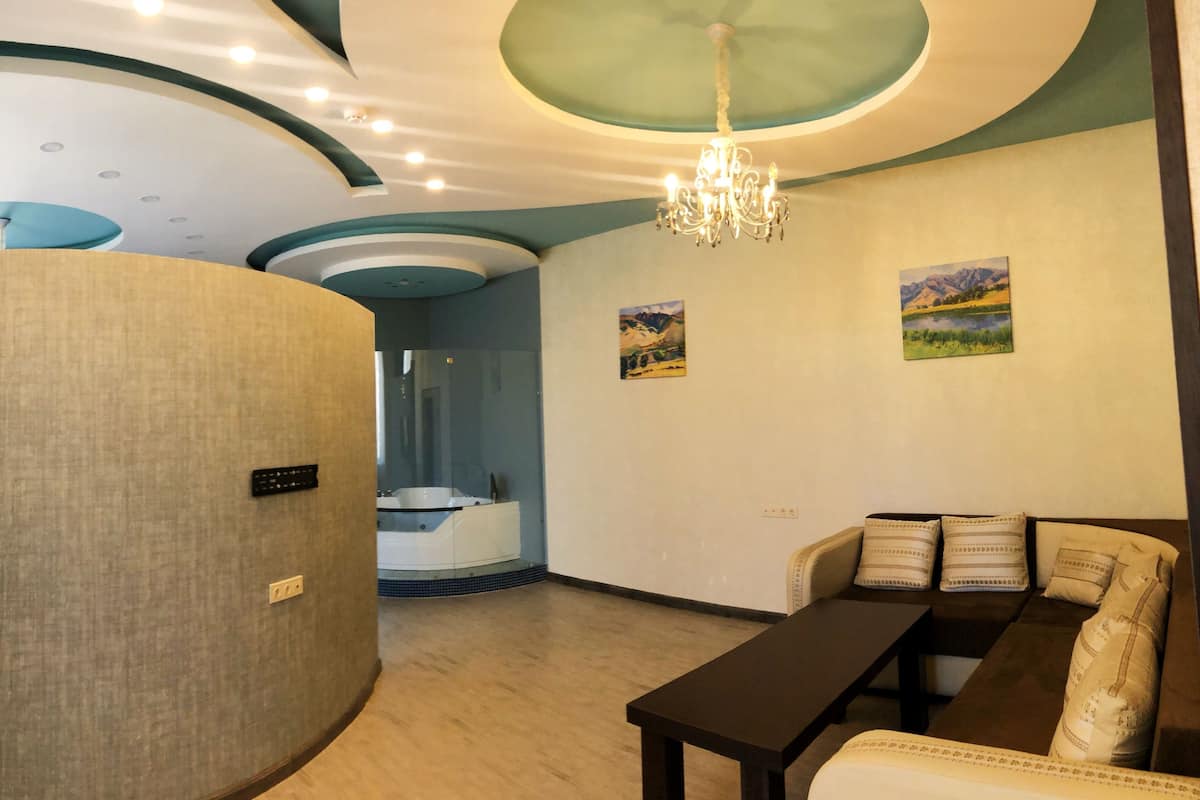Individually decorated, soundproofing, iron/ironing board, free WiFi