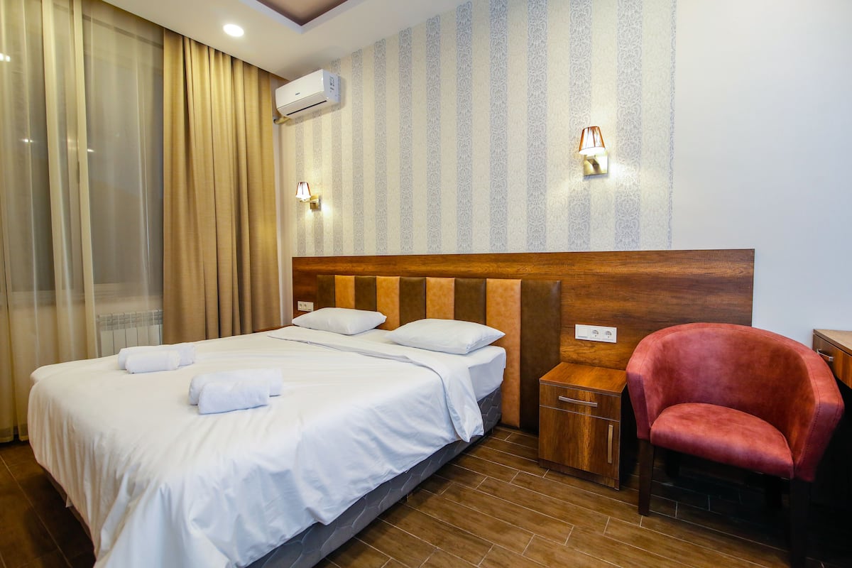 Standard Single Room | Individually decorated, soundproofing, iron/ironing board, free WiFi