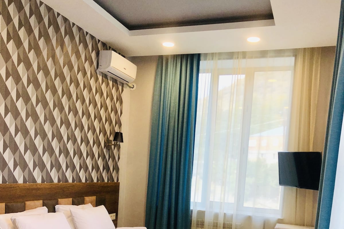 Standard Double Room | Individually decorated, soundproofing, iron/ironing board, free WiFi