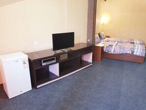 Habitación con 2 camas individuales, baño privado | Tabla de planchar con plancha y wifi gratis