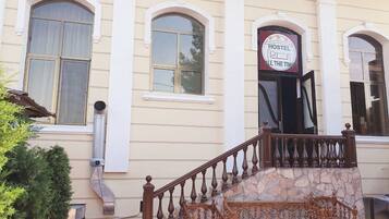 Bed in 6-beds dormitory, Men only | Front of property