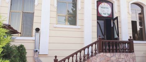 Bed in 6-beds dormitory, Men only | Front of property