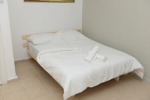 Free WiFi, bed sheets - Best Flats In Florentin (Tel Aviv)
