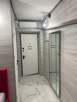 Economy Room | Living area