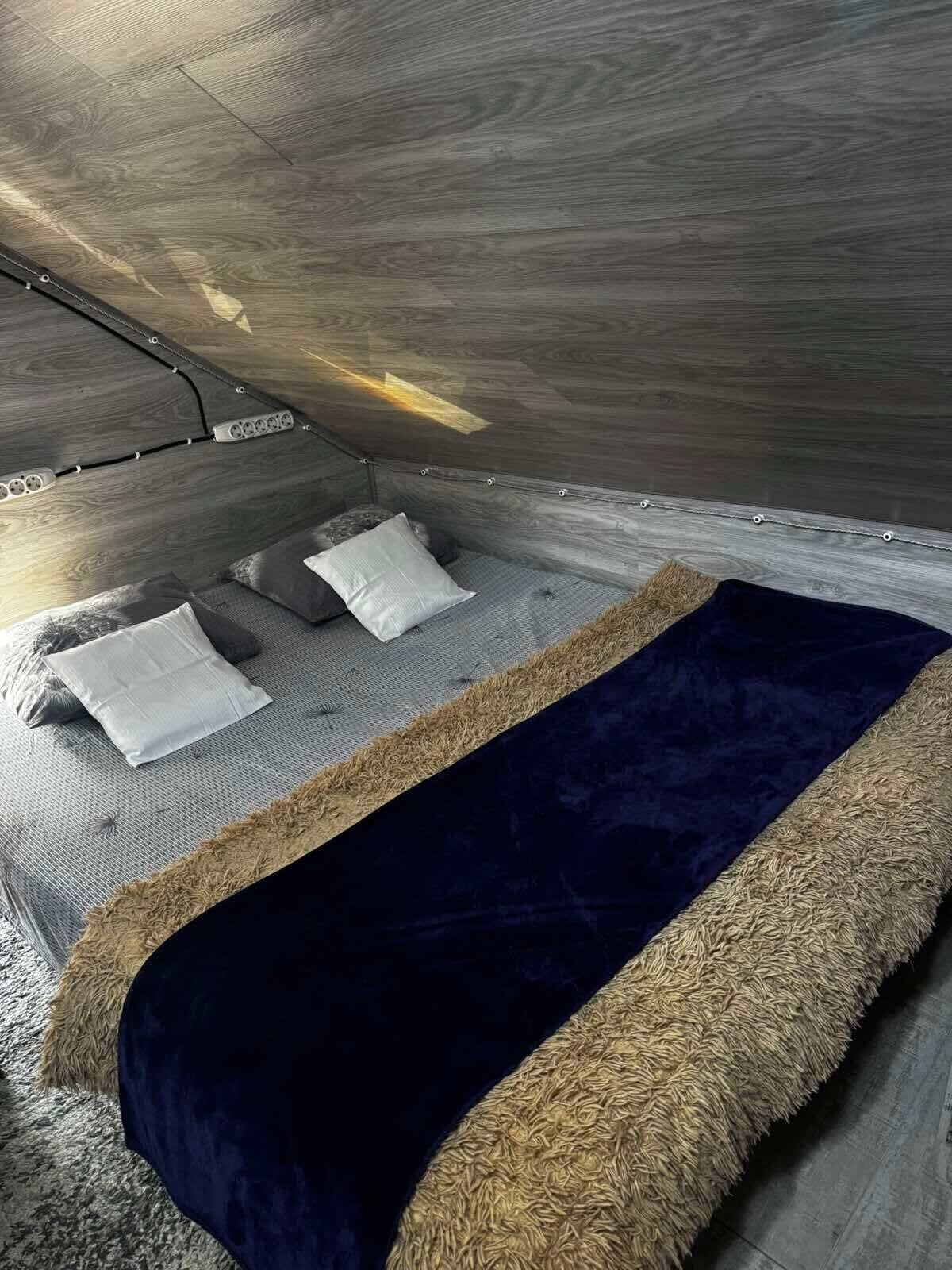 Economy Triple Room | Premium bedding, soundproofing, iron/ironing board, free WiFi